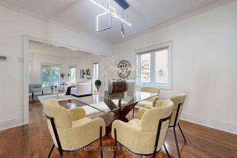 Photo 11 at 812 Foxcroft Boulevard, Wyndham, Newmarket