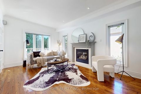 Photo 13 at 812 Foxcroft Boulevard, Wyndham, Newmarket