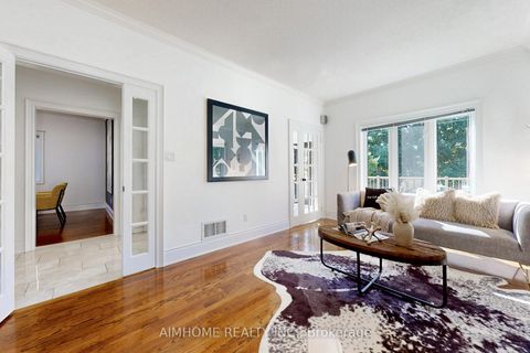 Photo 14 at 812 Foxcroft Boulevard, Wyndham, Newmarket