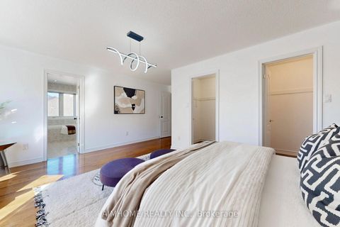 Photo 22 at 812 Foxcroft Boulevard, Wyndham, Newmarket