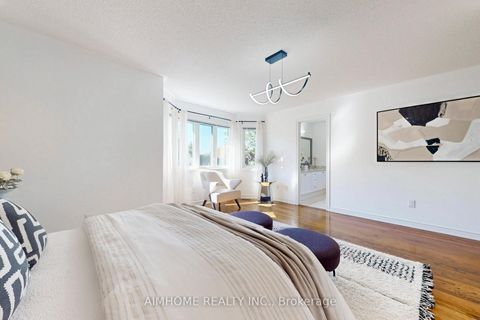 Photo 23 at 812 Foxcroft Boulevard, Wyndham, Newmarket