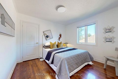 Photo 28 at 812 Foxcroft Boulevard, Wyndham, Newmarket