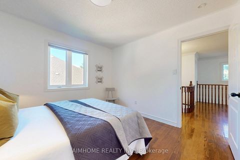 Photo 30 at 812 Foxcroft Boulevard, Wyndham, Newmarket