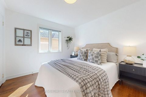 Photo 31 at 812 Foxcroft Boulevard, Wyndham, Newmarket