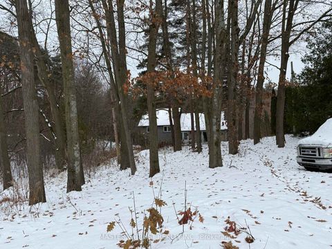 Photo 4 at 14178 Yonge Street, Aurora Estates, Aurora