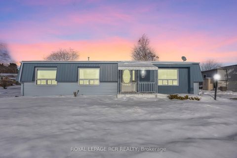 Photo 0 at 4 Linden Lane, Rural Innisfil, Innisfil