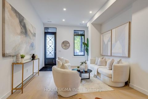 Photo 4 at 732 Adelaide Street W, Niagara, Toronto