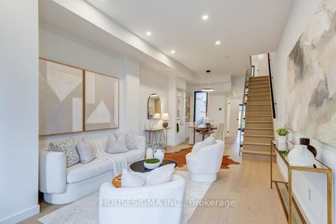 Photo 5 at 732 Adelaide Street W, Niagara, Toronto