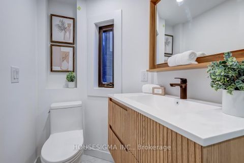 Photo 22 at 732 Adelaide Street W, Niagara, Toronto