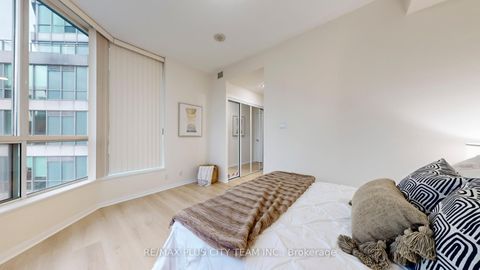 Photo 12 at 2323 - 230 Queens Quay W, Waterfront Communities C1, Toronto