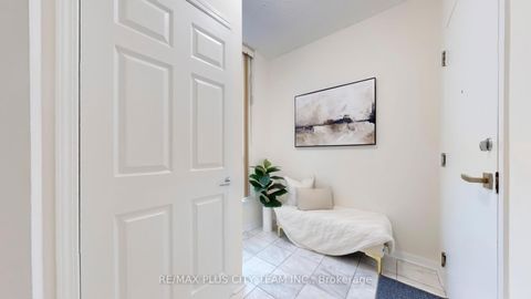 Photo 18 at 2323 - 230 Queens Quay W, Waterfront Communities C1, Toronto