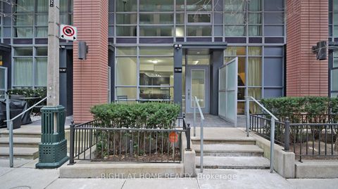 Photo 4 at Th106 - 15 Bruyeres Mews, Niagara, Toronto