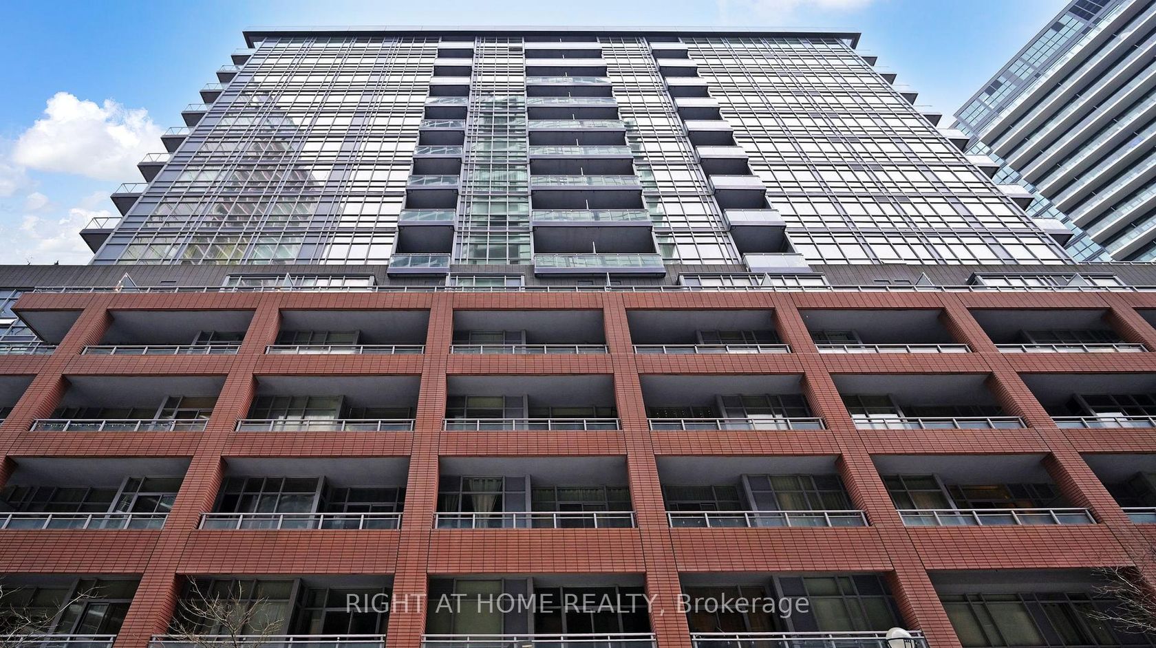 Th106 - 15 Bruyeres Mews, Niagara, Toronto 