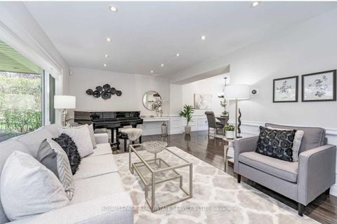 Photo 5 at 1302 Hillview Crescent, FA Falgarwood, Oakville