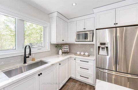 Photo 8 at 1302 Hillview Crescent, FA Falgarwood, Oakville