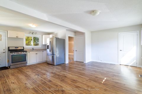 Photo 2 at 210 Cox Mill Road, Painswick North, Barrie