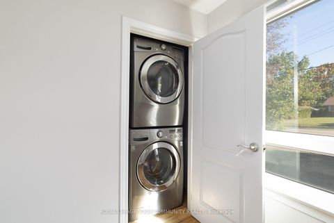 Photo 5 at 210 Cox Mill Road, Painswick North, Barrie