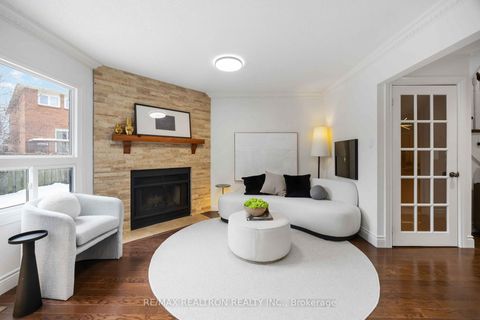 Photo 9 at 10 Norhill Court, Devonsleigh, Richmond Hill