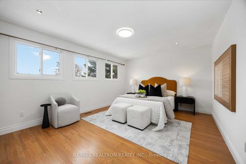 Photo 16 at 10 Norhill Court, Devonsleigh, Richmond Hill