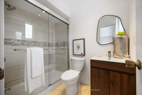 Photo 18 at 10 Norhill Court, Devonsleigh, Richmond Hill