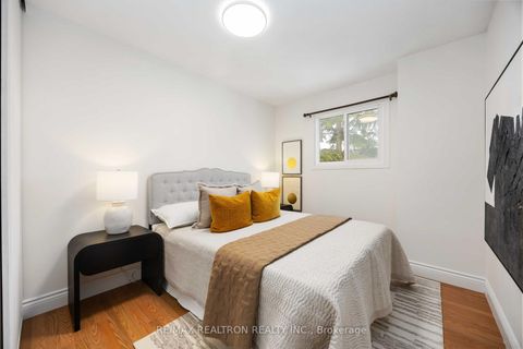 Photo 19 at 10 Norhill Court, Devonsleigh, Richmond Hill