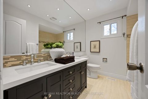 Photo 23 at 10 Norhill Court, Devonsleigh, Richmond Hill