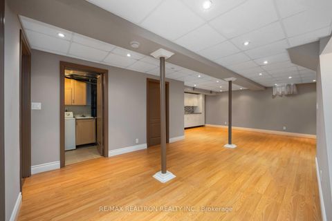 Photo 24 at 10 Norhill Court, Devonsleigh, Richmond Hill