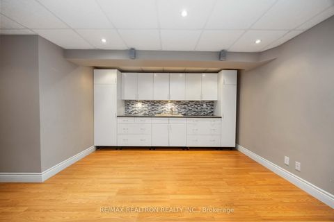 Photo 26 at 10 Norhill Court, Devonsleigh, Richmond Hill