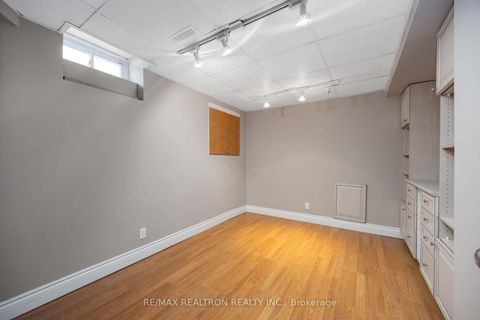 Photo 27 at 10 Norhill Court, Devonsleigh, Richmond Hill