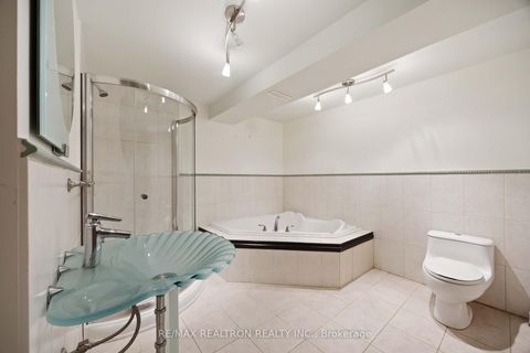 Photo 28 at 10 Norhill Court, Devonsleigh, Richmond Hill