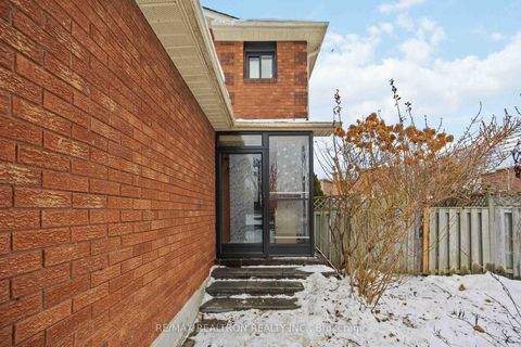 Photo 30 at 10 Norhill Court, Devonsleigh, Richmond Hill