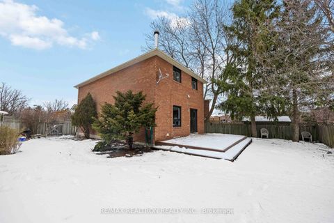 Photo 32 at 10 Norhill Court, Devonsleigh, Richmond Hill