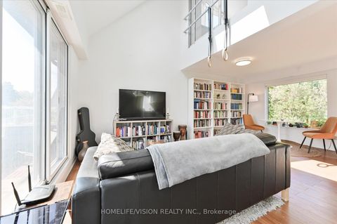 Photo 27 at 400 Summerhill Avenue, Moore Park, Toronto