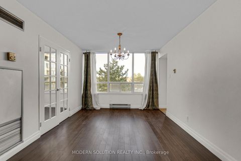 Photo 14 at 426 - 32 Clarissa Drive, Harding, Richmond Hill