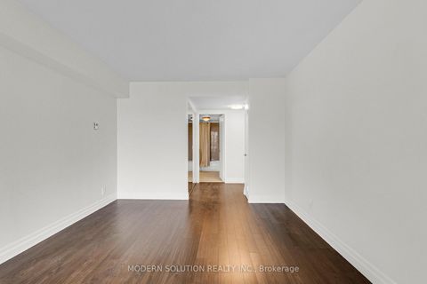 Photo 29 at 426 - 32 Clarissa Drive, Harding, Richmond Hill