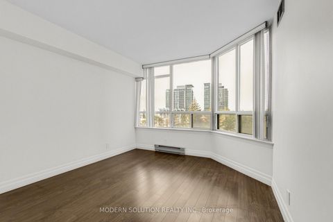 Photo 33 at 426 - 32 Clarissa Drive, Harding, Richmond Hill