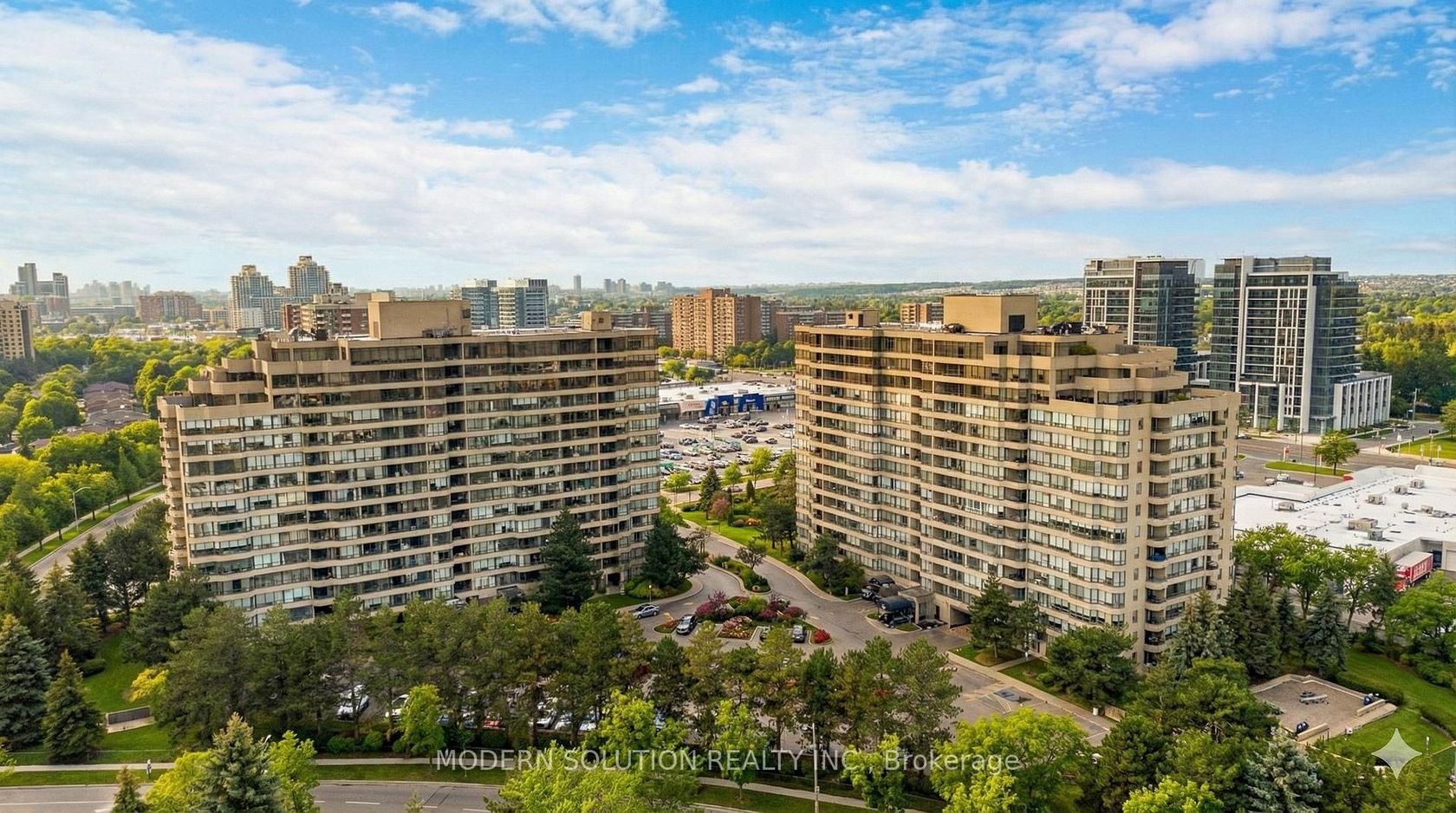 426 - 32 Clarissa Drive, Harding, Richmond Hill 