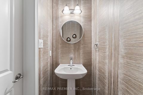 Photo 21 at 71 Hoey Crescent, GO Glenorchy, Oakville