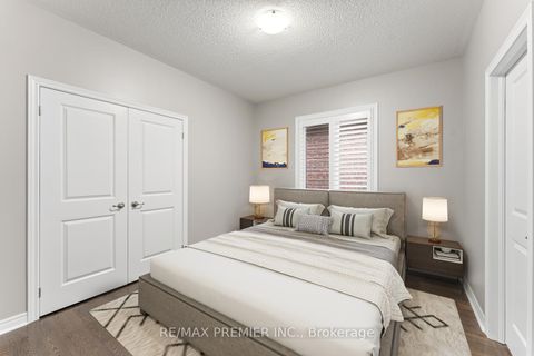 Photo 29 at 71 Hoey Crescent, GO Glenorchy, Oakville