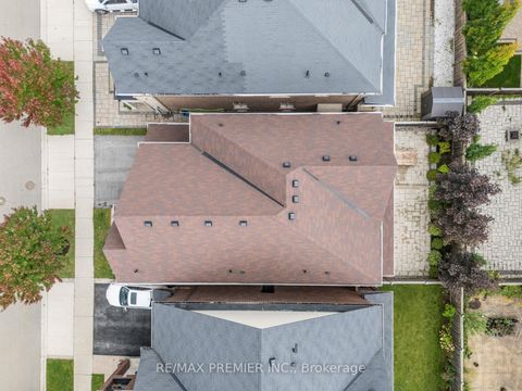 Photo 45 at 71 Hoey Crescent, GO Glenorchy, Oakville