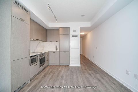 Photo 7 at 1017 - 38 Honeycrisp Crescent, Vaughan Corporate Centre, Vaughan