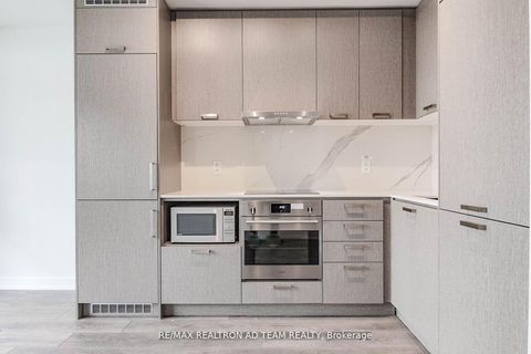 Photo 15 at 1017 - 38 Honeycrisp Crescent, Vaughan Corporate Centre, Vaughan