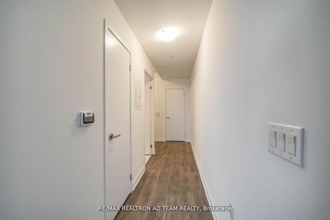 Photo 18 at 1017 - 38 Honeycrisp Crescent, Vaughan Corporate Centre, Vaughan