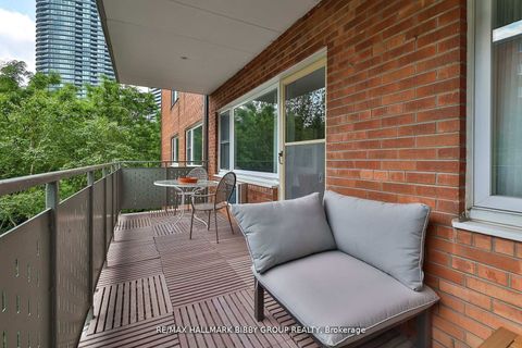 Photo 32 at 435 - 21 Dale Avenue, Moore Park, Toronto