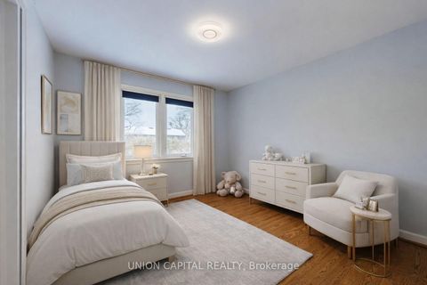 Photo 8 at 16 Cavalier Crescent, Uplands, Vaughan