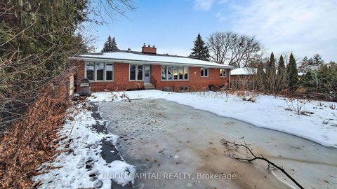 Photo 14 at 16 Cavalier Crescent, Uplands, Vaughan