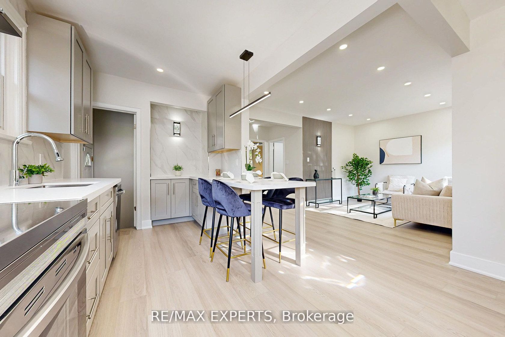 261 Helmer Avenue, Central Newmarket, Newmarket photo 9