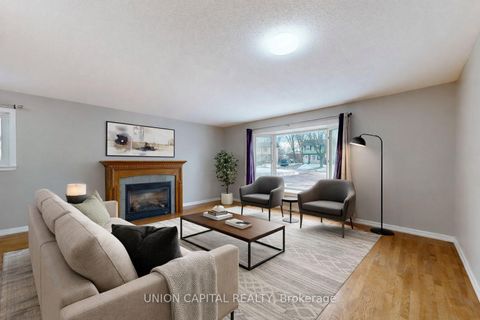 Photo 5 at 376 Calvert Court, Lakeview, Oshawa