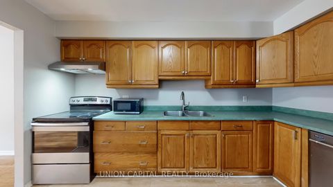 Photo 6 at 376 Calvert Court, Lakeview, Oshawa