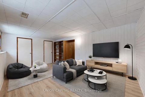 Photo 12 at 376 Calvert Court, Lakeview, Oshawa